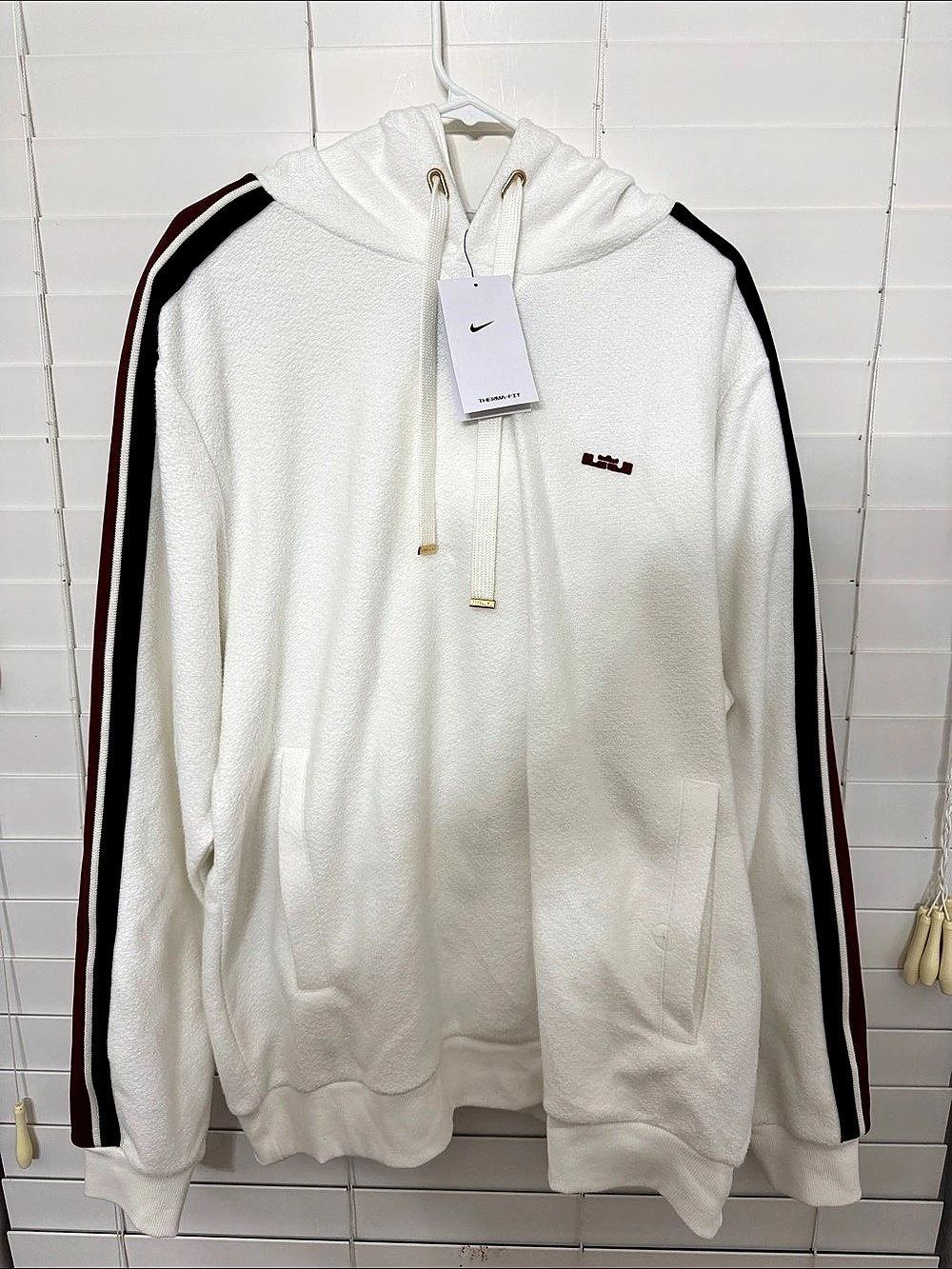 NWT Nike LeBron Standard Issue Men's Therma-FIT Pullover Basketball Hoodie White